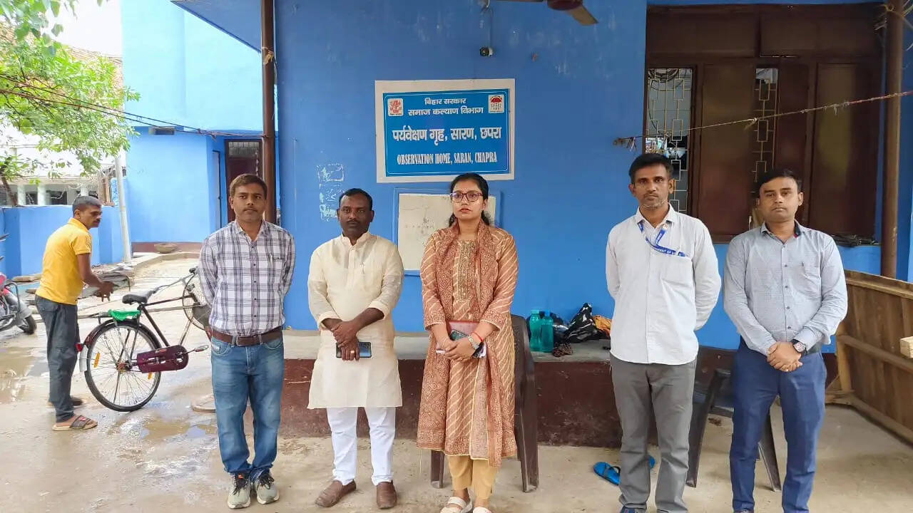 सुधार गृह की व्यवस्था देख राज्य बाल संरक्षण आयोग के सदस्य ने भवन बदलने का दिया निर्देश
