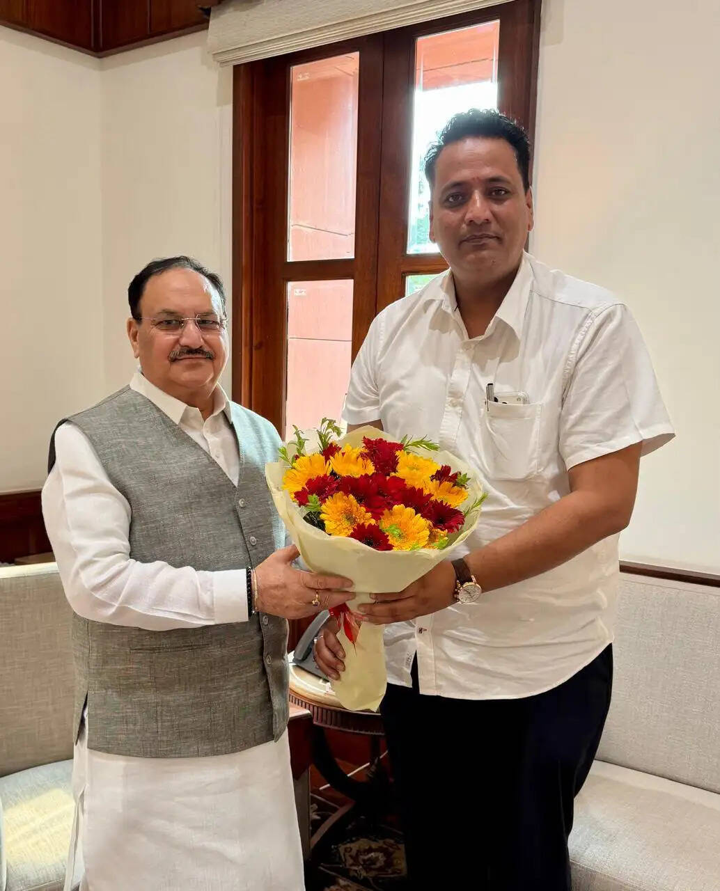केंद्रीय मंत्री नड्डा से मिले सांसद अनुराग, टीएमसी को स्वायत्त संस्थान का दर्जा देने और एडवांस्ड ट्रॉमा सेंटर की मांग