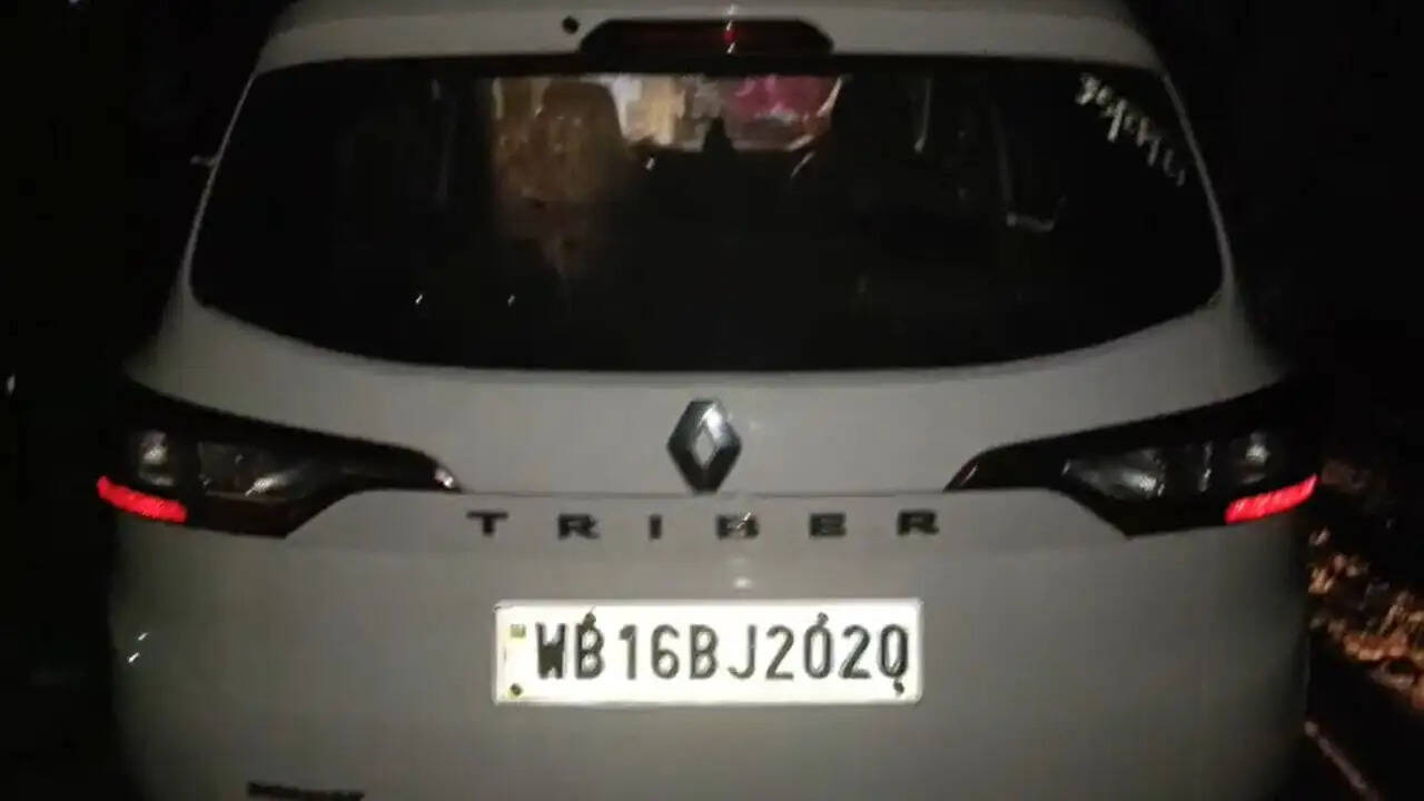 धनियाखाली में कार से ₹2.10 लाख नकदी जब्त