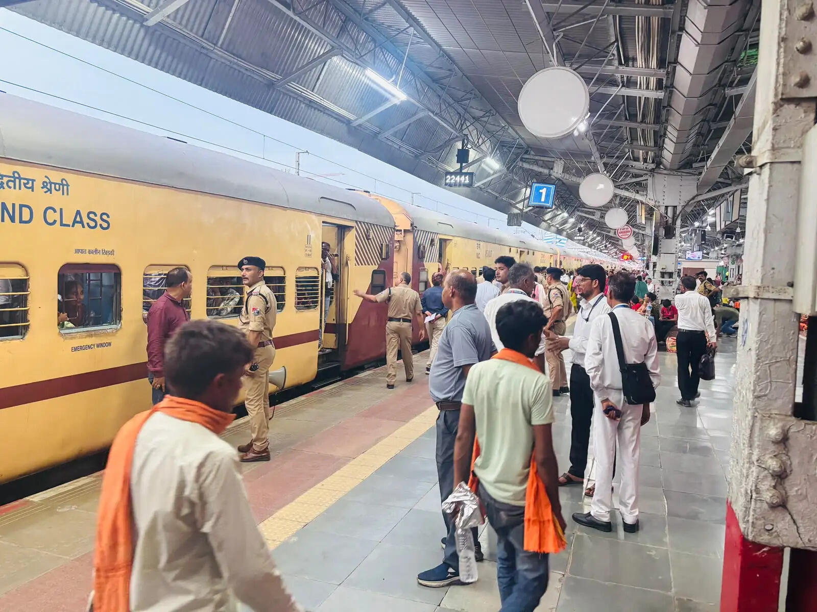 यूपीटीईटी अभ्यर्थियों की सुविधा के लिए रेलवे का विशेष इंतजाम