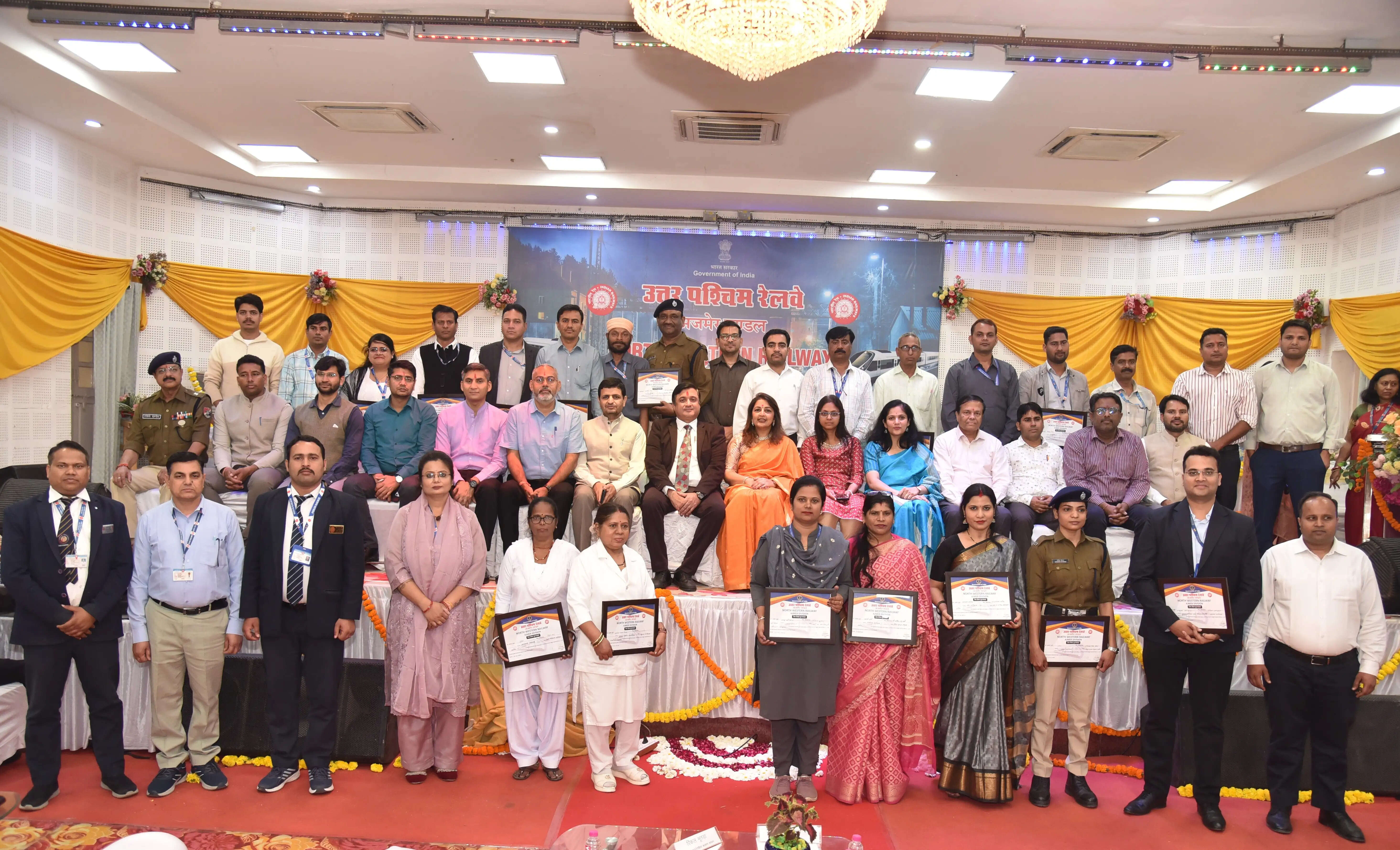 बेस्ट रनिंग रूम शील्ड व मुख्यालय स्तर पर पांच शील्ड जीतने से बढा मंडल का गौरव— डीआरएम अजमेर