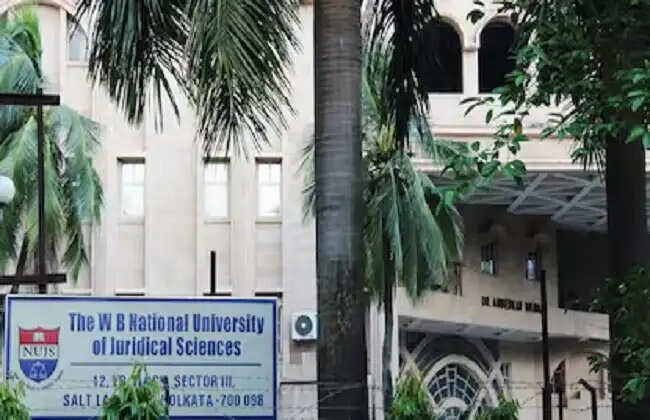 अपडेट : साल्ट लेक लॉ यूनिवर्सिटी कैंपस में&nbsp;छात्र की मौत