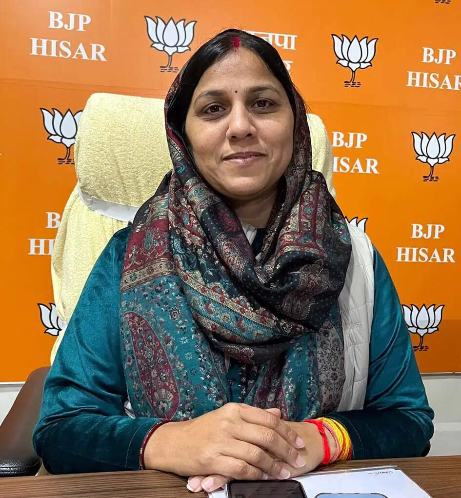 हिसार : पैट्रोल व डीजल की एक्साइज ड्यूटी में भारी कटौती जनहित में केन्द्र का बड़ा कदम : आशा खेदड़