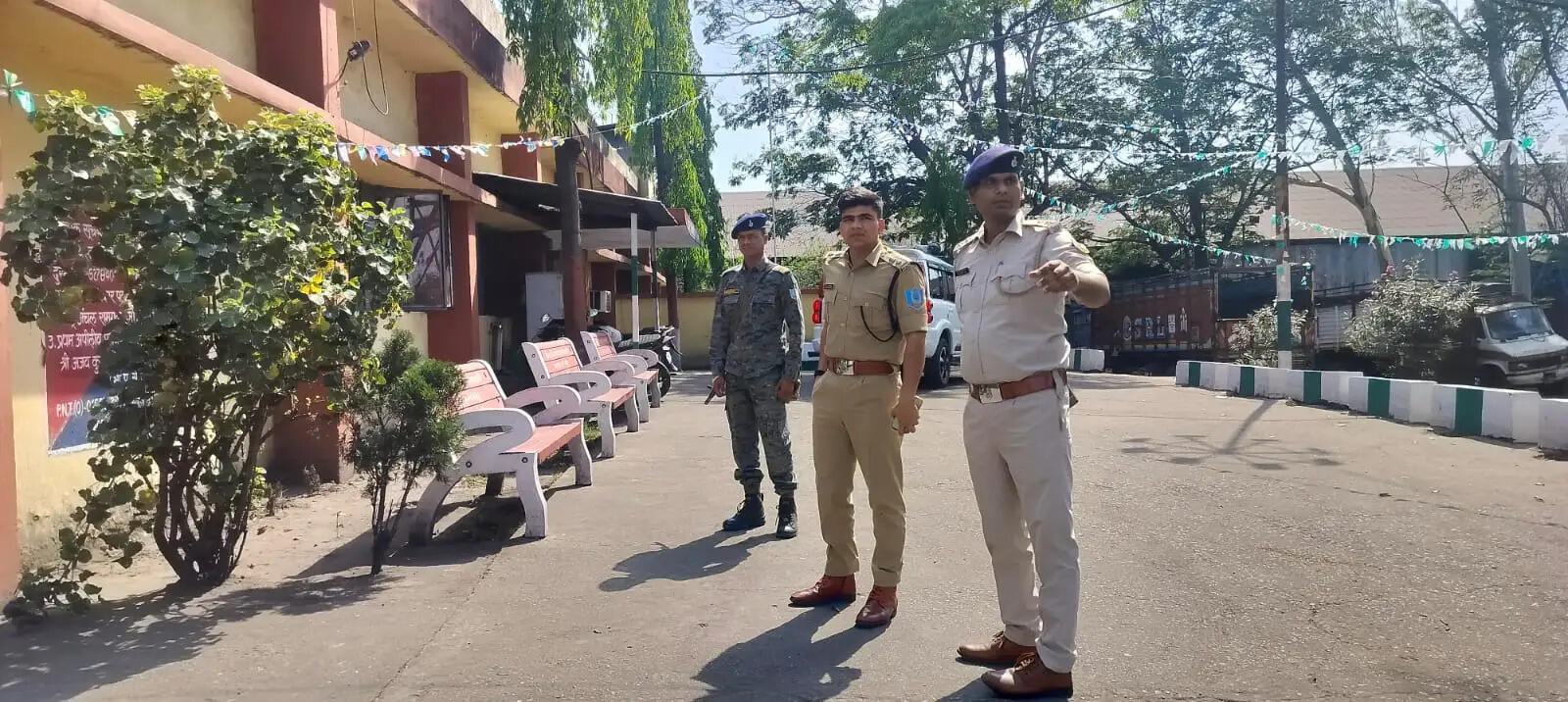 एसपी ने किया कुजू और पश्चिमी बोकारो ओपी का निरीक्षण