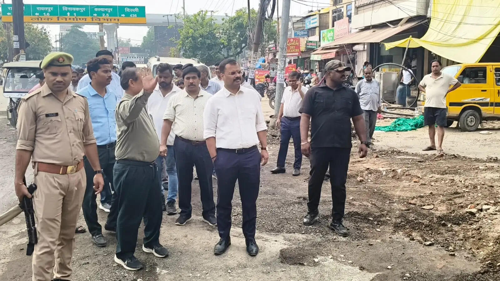 नवरात्र में मंदिरों के आसपास सफाई और सुविधाएं दुरुस्त करें : नगर आयुक्त