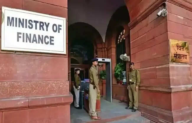 वित्त मंत्रालय ने शुक्रवार को सार्वजनिक क्षेत्र के बैंक प्रमुखों की बुलाई बैठक