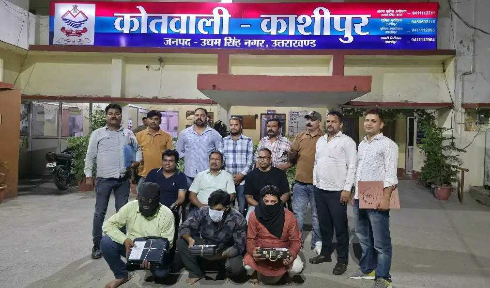 फर्जी शस्त्र लाइसेंस गिरोह पर एसटीएफ का शिकंजा, तीन गिरफ्तार