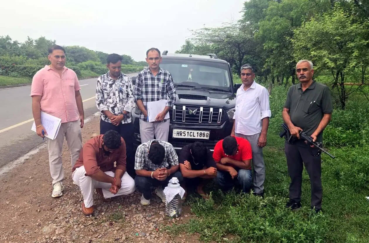 हिसार : सीआईए का अवैध हथियार तस्करों पर बड़ा प्रहार, स्कॉर्पियो सहित चार गिरफ्तार