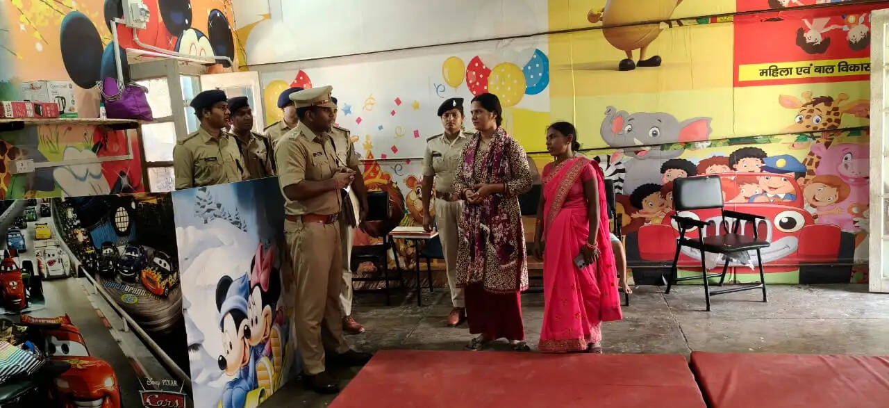 एसएसपी ने पुलिस केंद्र के पालना घर और अस्पताल का किया औचक निरीक्षण