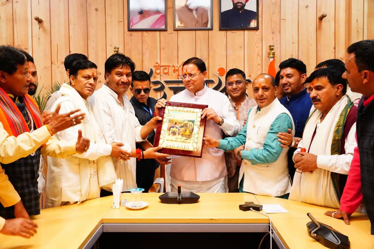धामाें पर यात्रियों की संख्या सीमित न करने पर तीर्थ पुराेहिताें ने जताया मुख्यमंत्री का आभार