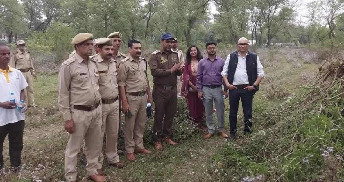 बलोड़ नर्सरी में लैंटाना उन्मूलन पर प्रशिक्षण, वैज्ञानिक तरीकों का प्रदर्शन