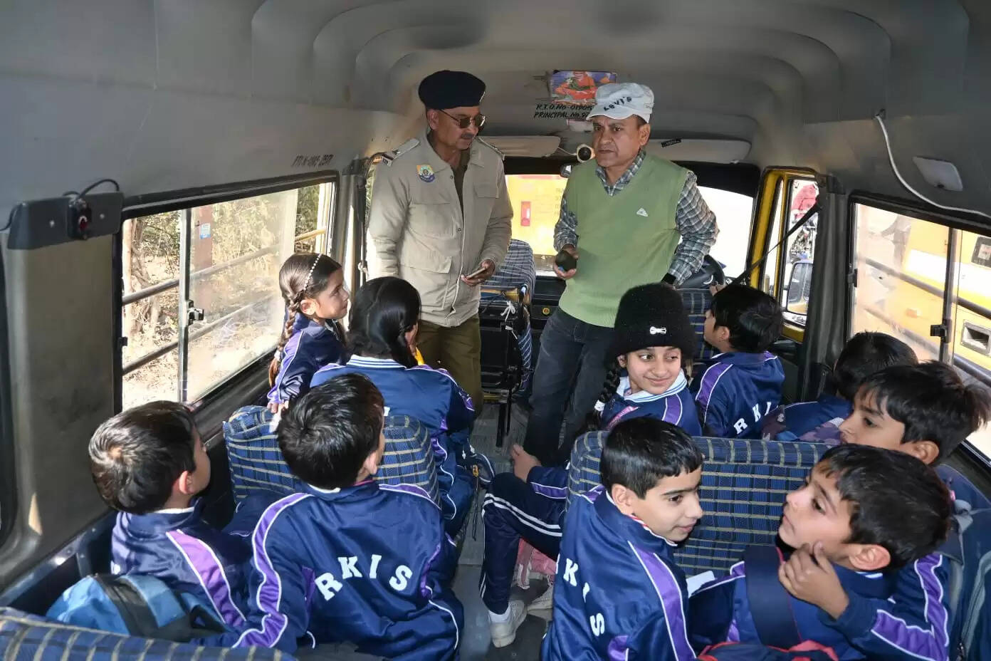 मंडी के सरकाघाट में स्कूली बच्चों की सुरक्षा को लेकर विशेष वाहन जांच अभियान