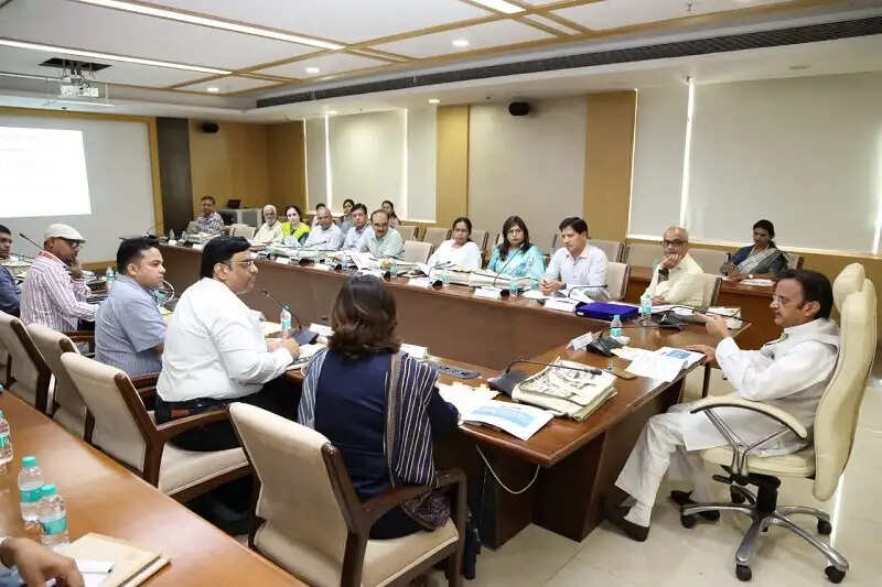 पैरामेडिकल विद्यार्थियों के हित में पंजीयन प्रक्रिया होगी और सरल : उप मुख्यमंत्री शुक्ल