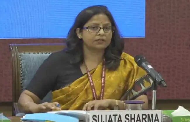 देश में पेट्रोल की कीमतें लगभग 94.77 रुपये प्रति लीटर पर स्थिर