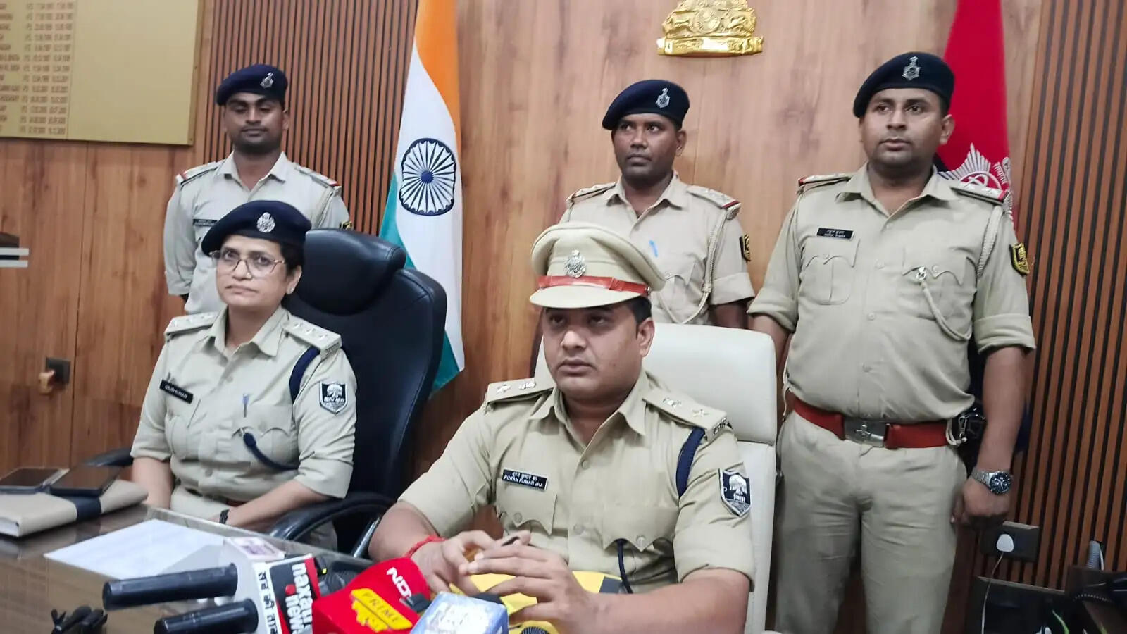 बिहार के सीवान में जाली नोट का बड़ा खुलासा: महिला के घर चल रहा था 'फर्जी करेंसी फैक्ट्री', 5.45 लाख के नकली नोट जब्त