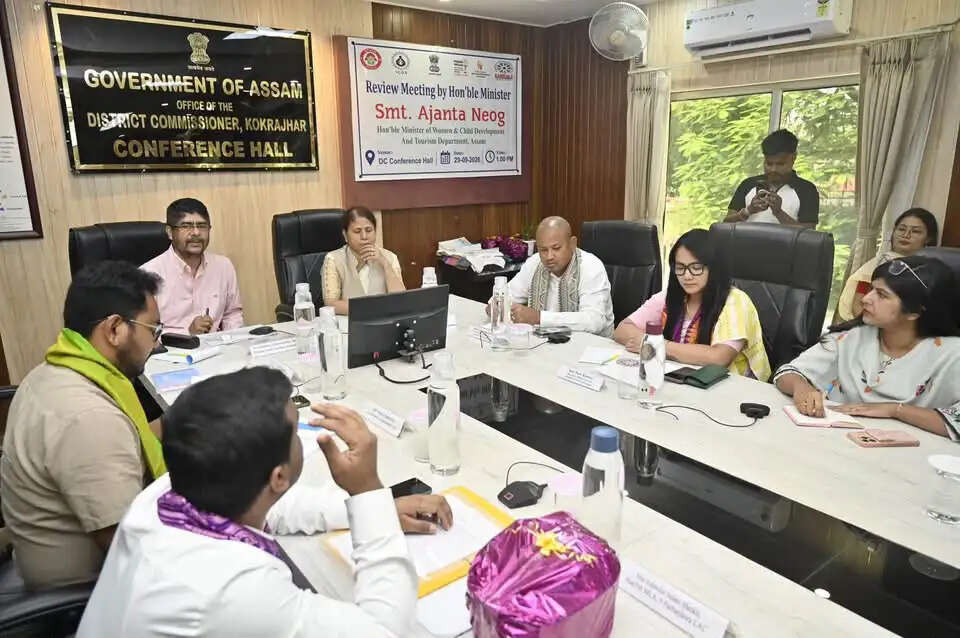 कोकराझार में महिला एवं बाल विकास योजनाओं की समीक्षा, मंत्री अजंता नेओग ने दिए प्रभावी क्रियान्वयन के निर्देश