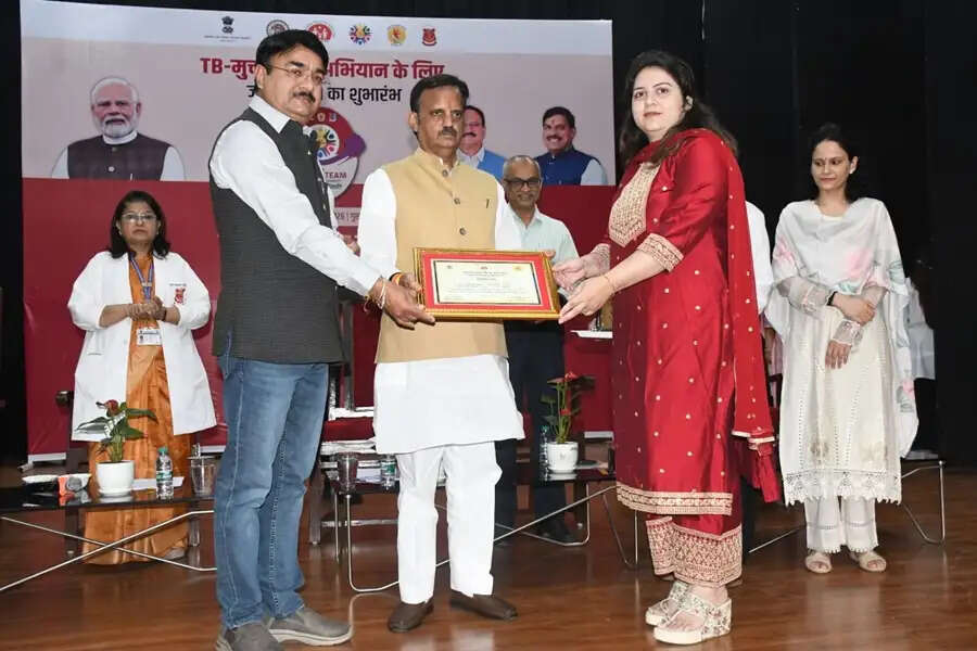 टीबी उन्मूलन के लिए युवा शक्ति तैयार, जोश टीमें घर-घर स्क्रीनिंग में करेंगी सहयोग : उप मुख्यमंत्री शुक्ल