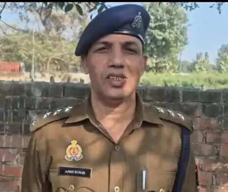 दो पक्षों में मारपीट, धारदार हथियार के हमले से युवक घायल