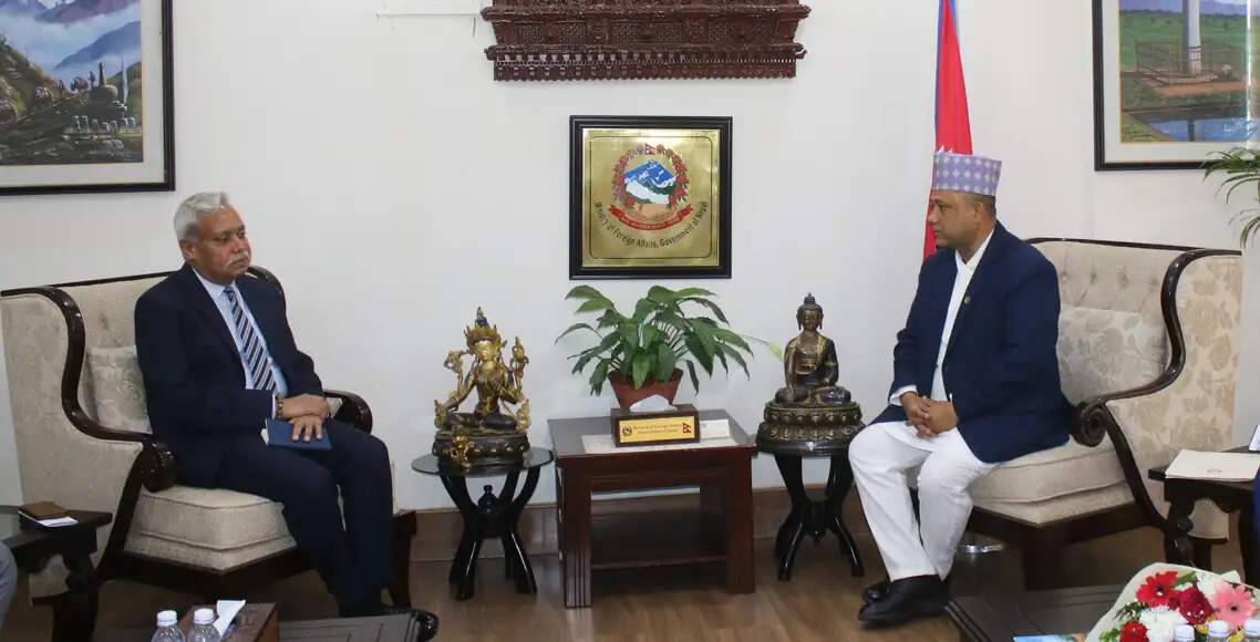 भारतीय राजदूत ने नेपाल के विदेश मंत्री से की द्विपक्षीय सहयोग पर चर्चा
