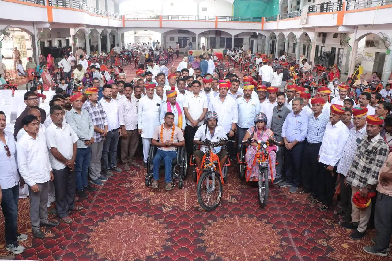 जैतारण में 90 दिव्यांगजनों को मिली मोटराइज्ड ट्राईसाइकिल
