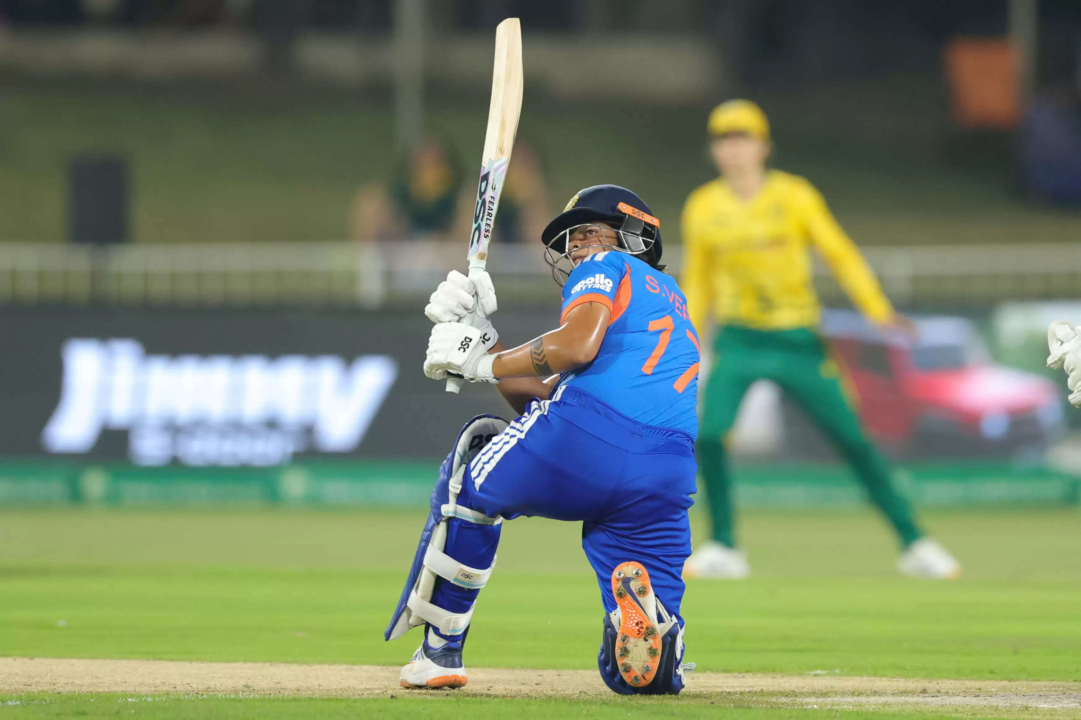 शेफाली वर्मा 100 टी-20 अंतरराष्ट्रीय मैच खेलने वाली पांचवीं भारतीय महिला बनीं