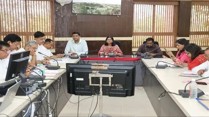 ग्वालियरः गर्मी के मौसम को देखते हुए शहरी तथा ग्रामीण क्षेत्र में प्याऊ स्थापित किए जाएं