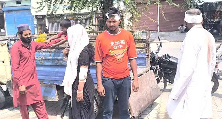 पीर के मेले में चादर चढ़ाने गए परिवार पर धारदार हथियारों से हमला, पांच घायल