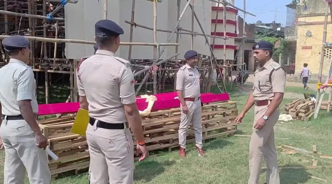 भागलपुर में दुर्गा पूजा को लेकर अग्निशमन विभाग अलर्ट: 24 घंटे काम करेगा कंट्रोल रूम, पंडालों में सुरक्षा मानकों की जांच तेज