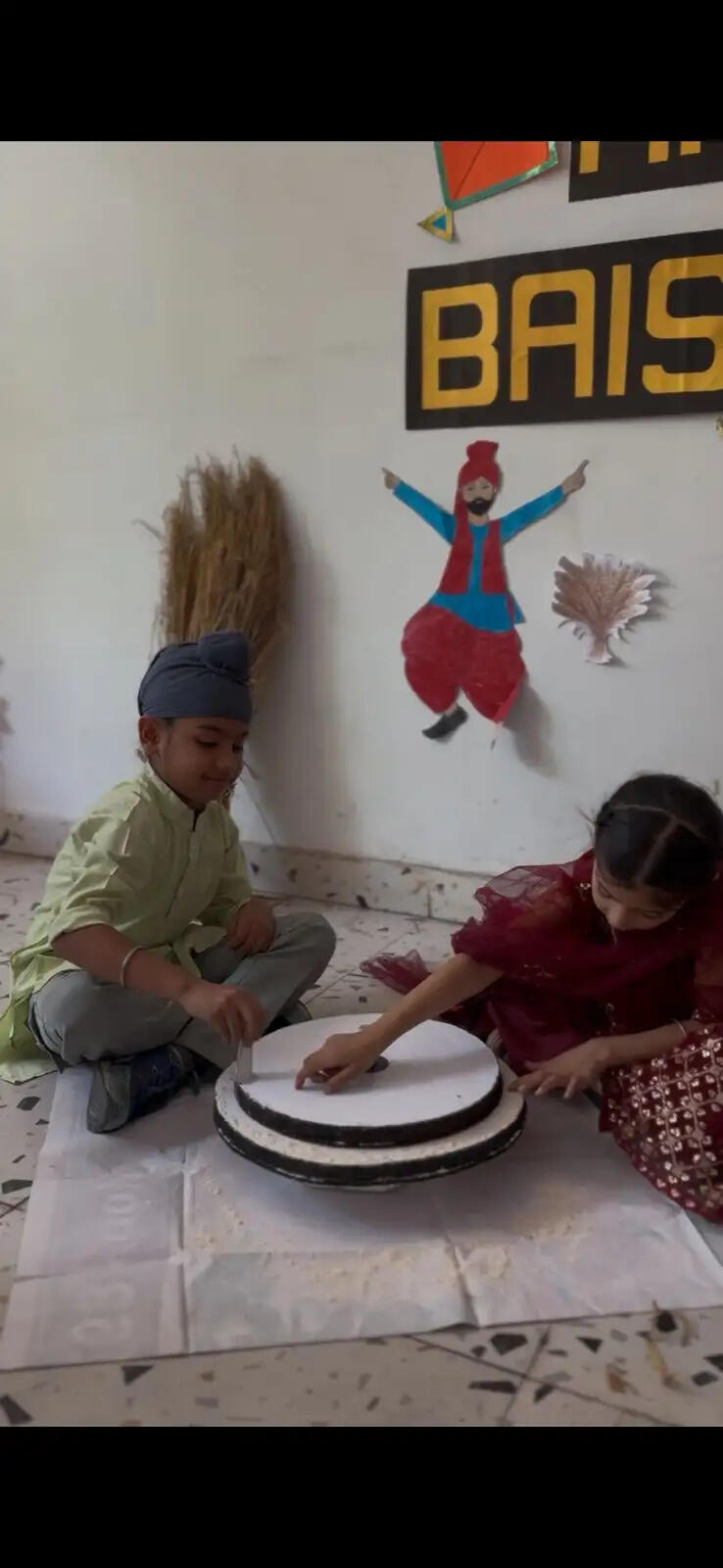 गुरु नानक पब्लिक स्कूल में विद्यार्थियों ने मनाया बैसाखी पर्व