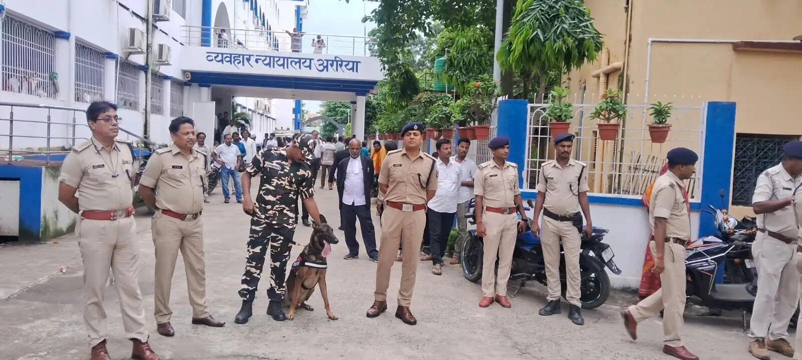 सिविल कोर्ट को उड़ाने की धमकी के मद्देनजर सदर एसडीपीओ ने लिया सुरक्षा व्यवस्था का जायजा