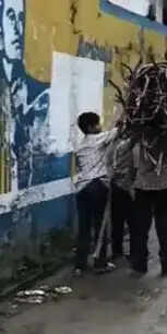 वायरल वीडियो में स्कूली बच्चों से ढुलवाई जा रही लकड़ी, जांच शुरू