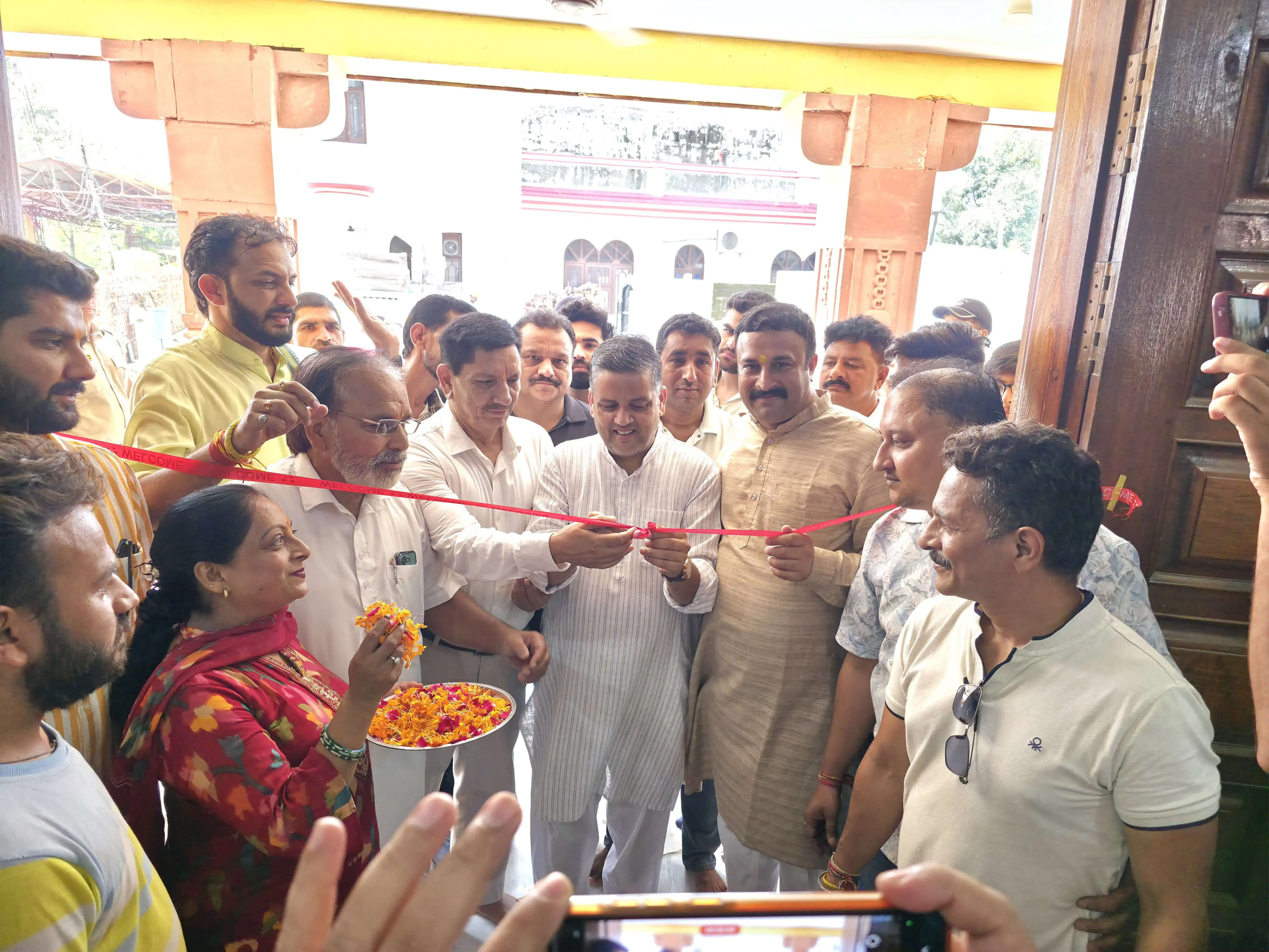 झिड़ी मंदिर में नि:शुल्क चिकित्सा शिविर, 325 मरीजों ने उठाया स्वास्थ्य सेवाओं का लाभ