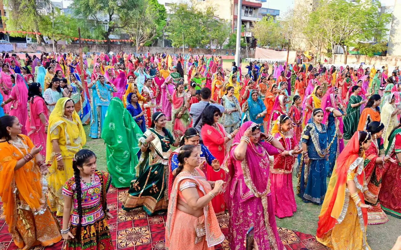 घूमर समारोह में गूंजी परंपरा की धुन: दीया कुमारी ने बढ़ाया उत्साह