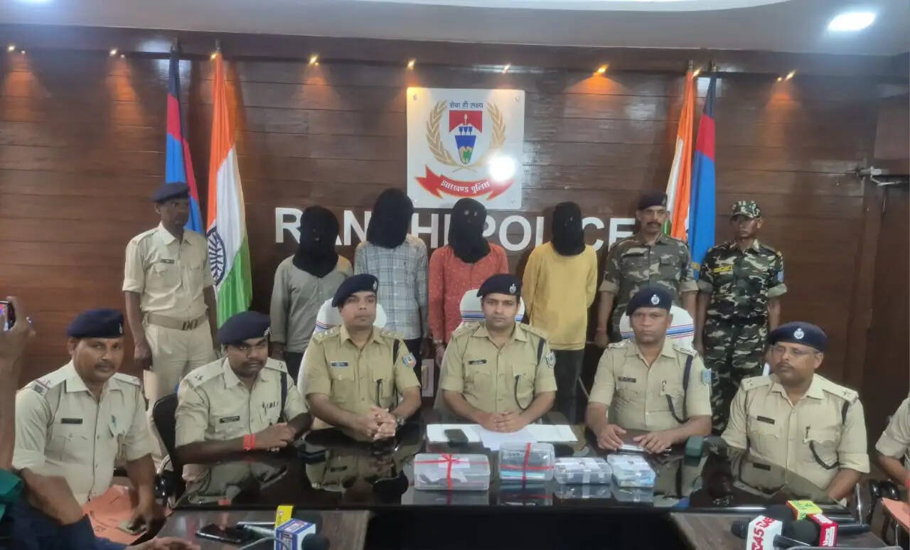 चेन छिनतई गिरोह का खुलासा, तीन गिरफ्तार