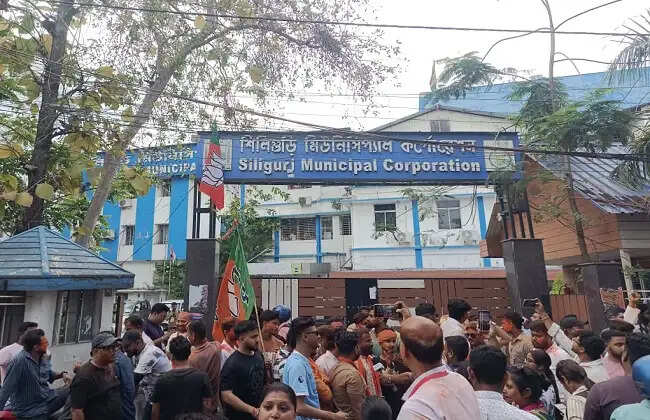 सिलीगुड़ी में नतीजों से पहले नगर निगम से महकमा परिषद तक गूंजे जश्न के नारे