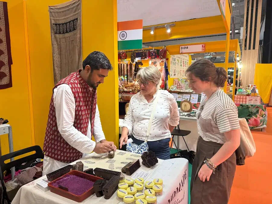 पेरिस में बिखरी मप्र के बाग प्रिंट की आभा, कला को मिली अंतरराष्ट्रीय स्तर पर पहचान