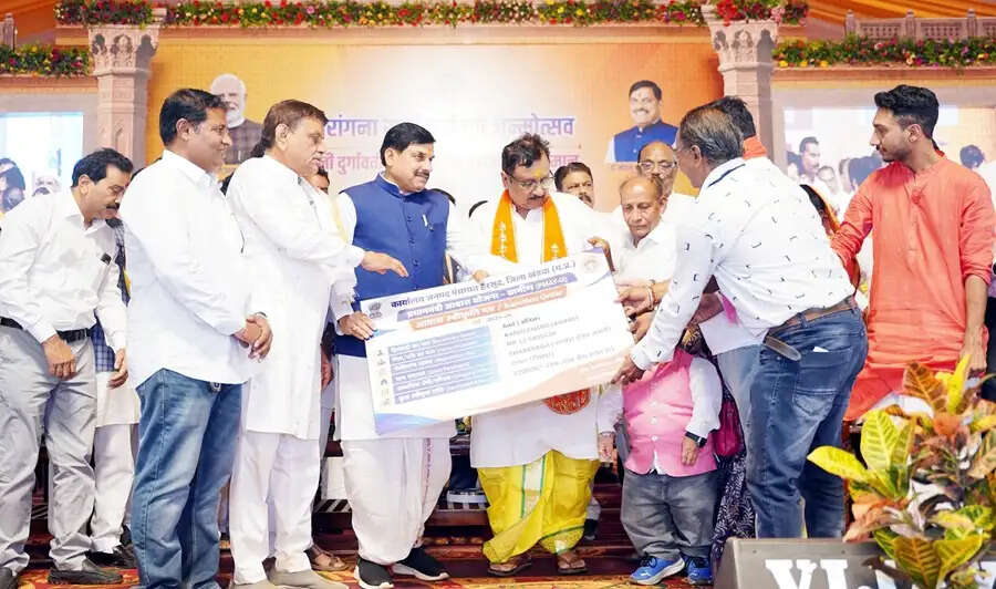 रानी दुर्गावती के दिखाए मार्ग से जनजातियों के विकास का नया अध्याय लिख रही राज्य सरकार : मुख्यमंत्री डॉ. यादव