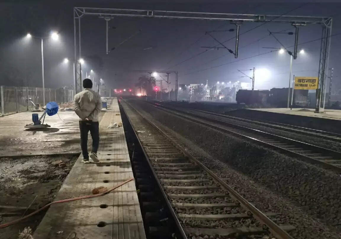 कटिहार जोगबनी रेलखंड पर ऊंचा किया का रहा है प्लेटफार्म, जल्द चलेगा मेमू ट्रेन