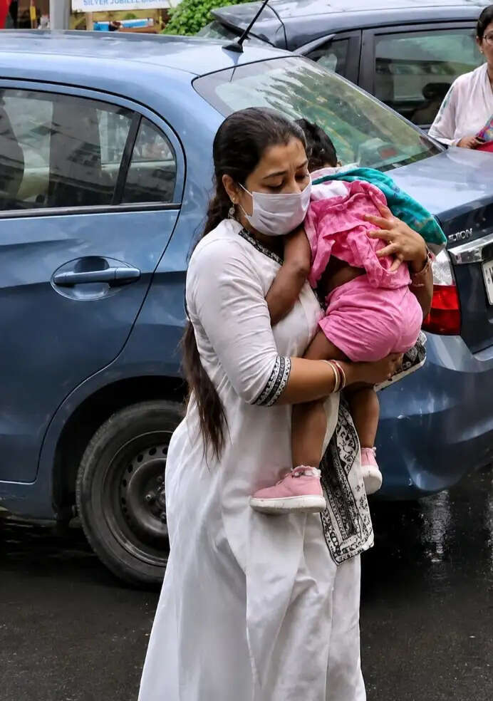 भूमि कब्जा मामले में ईडी के समन पर पहुंचीं सोना पप्पू की पत्नी सोमा पोद्दार