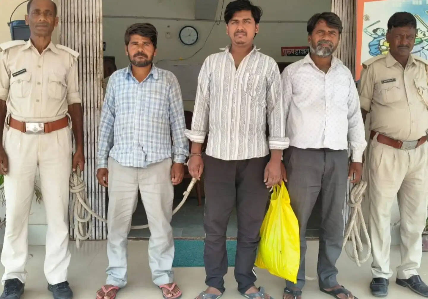 गला रेतकर बुजुर्ग के हत्या मामले में तीन नामजद आरोपी गिरफ्तार