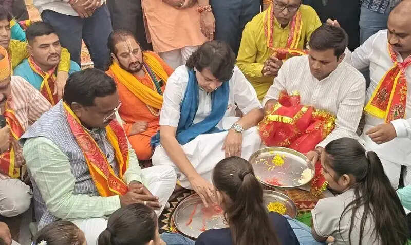 मप्र के उज्जैन में एक साथ 151 पंडालों में हुआ 35 हजार कन्याओं का महापूजन