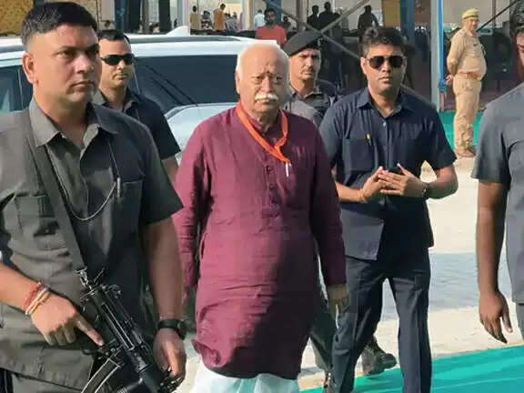 मथुरा : कान्हा की नगरी पहुंचे संघ प्रमुख डा. मोहन भागवत, शुक्रवार काे देंगे बौद्धिक शिक्षा