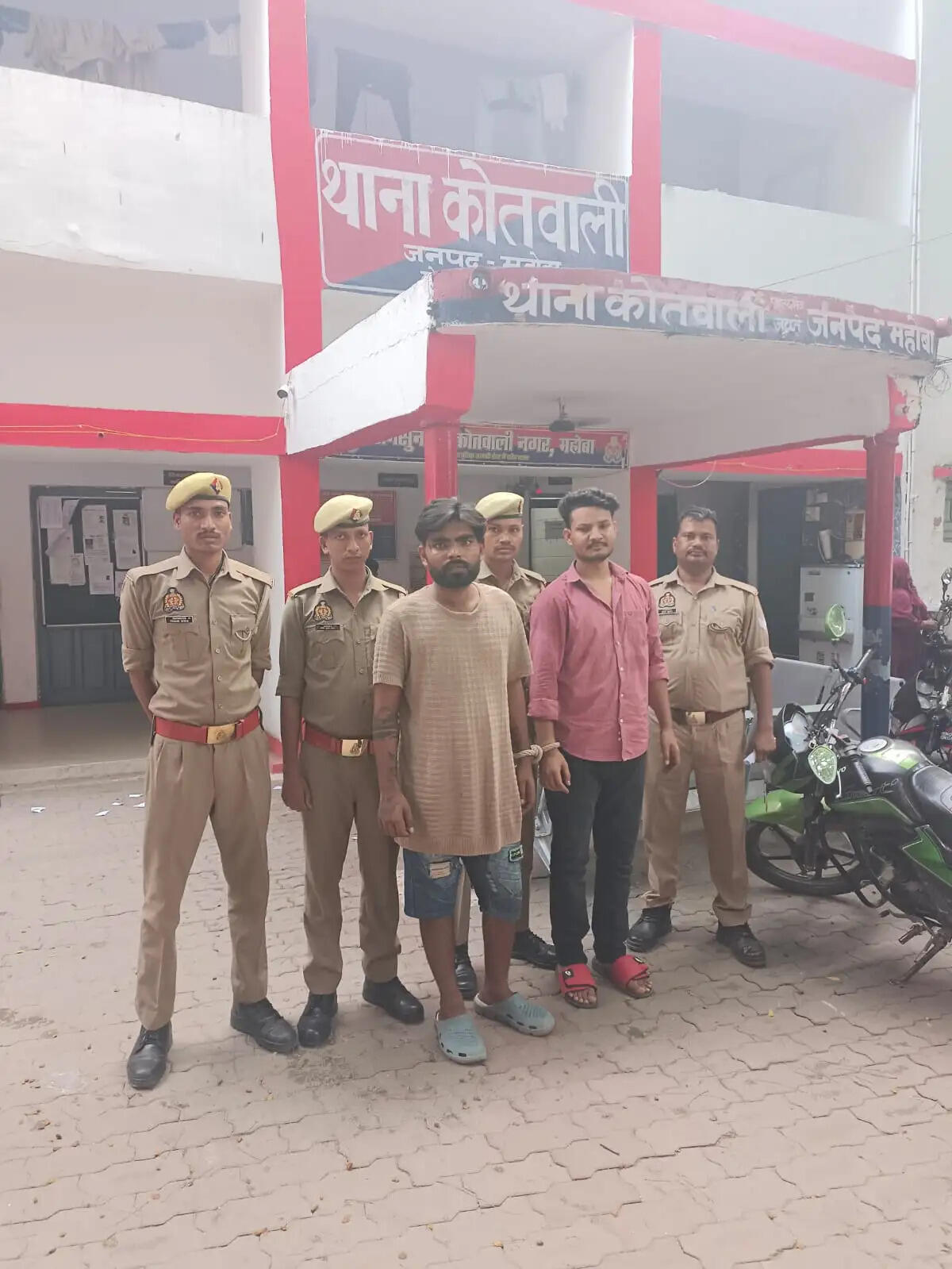 अधिवक्ता पर जानलेवा हमला करने वाले दो आरोपित गिरफ्तार