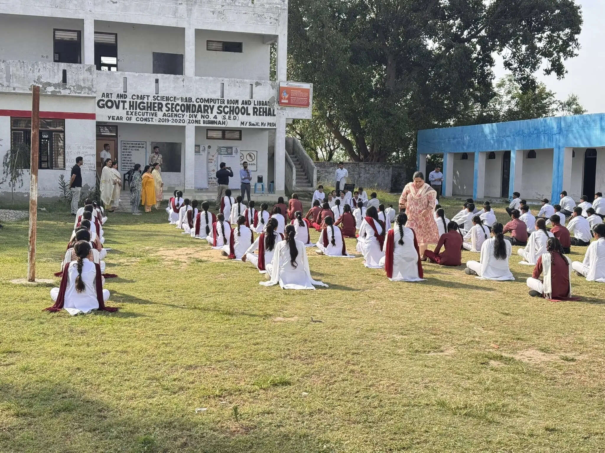 बिश्नाह के रिहाल और बानाचक स्थित स्कूलों में चला हस्ताक्षर अभियान,&nbsp;छात्र-छात्राओं को दिलाई गई नशामुक्ति की शपथ