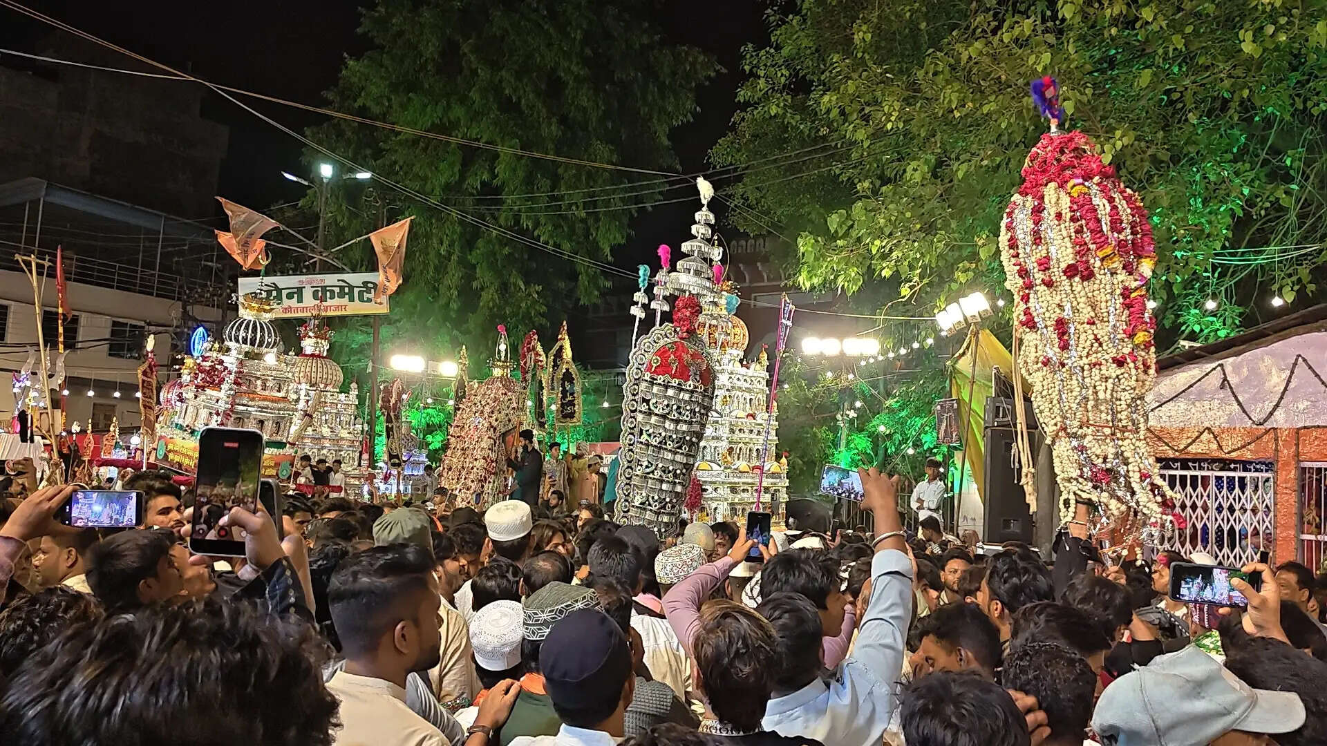जबलपुर : सवारी ताजियों की गश्त के साथ कत्ल की रात मनाई गई