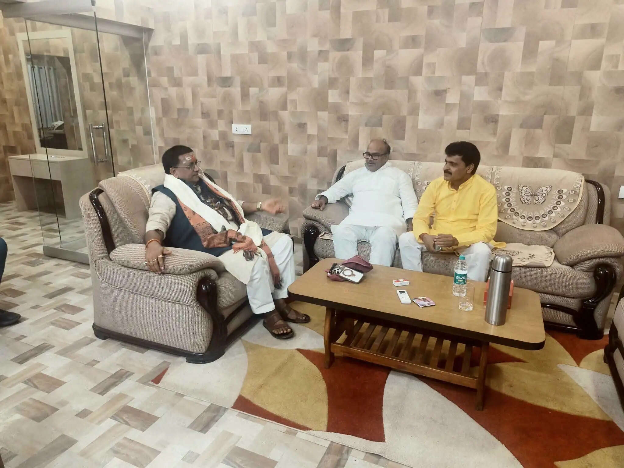 बाबा बैद्यनाथ की पूजा-अर्चना के लिए देवघर पहुंचे बिहार के मंत्री कुमार शैलेन्द्र