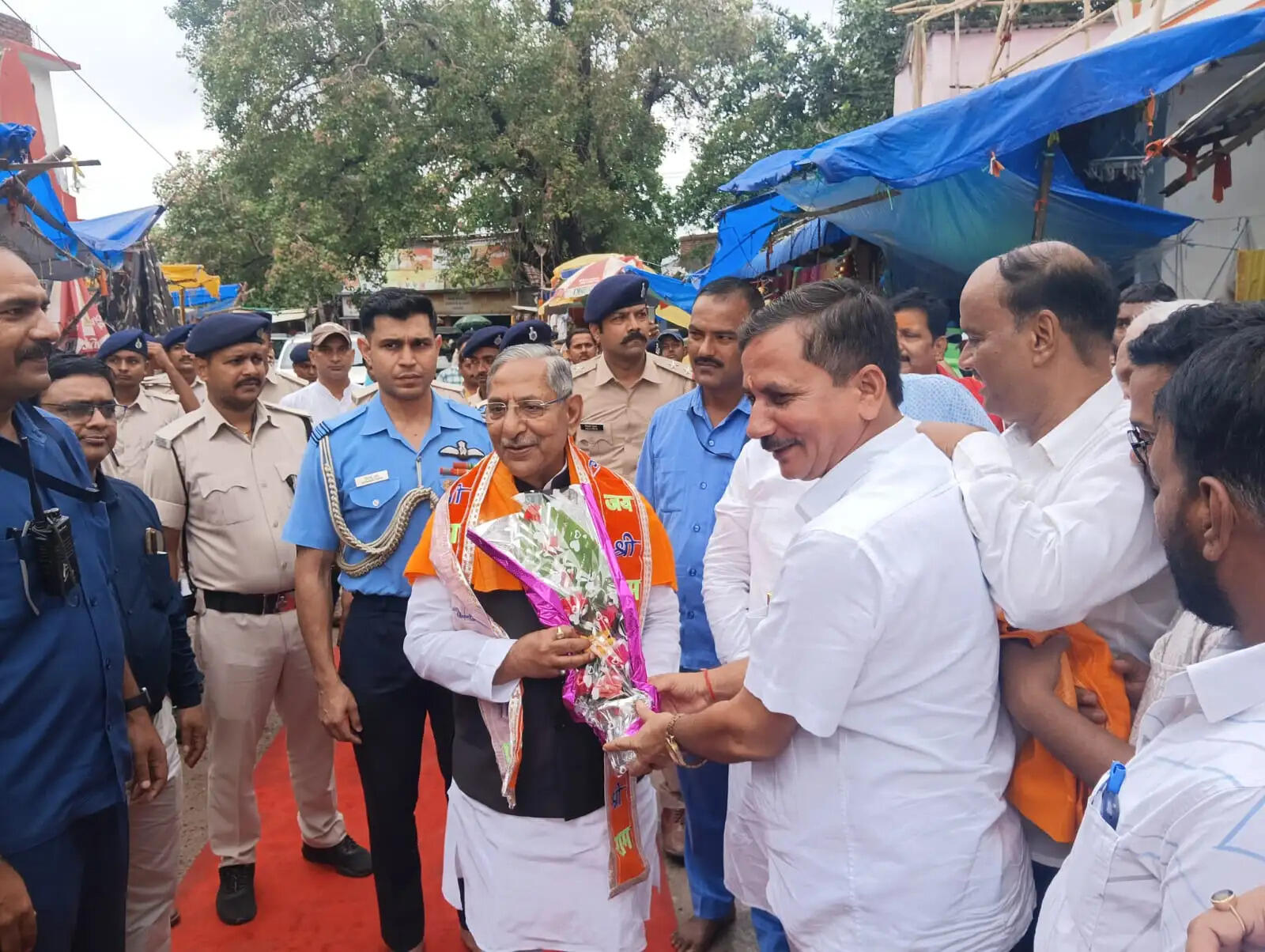 नागालैंड के राज्यपाल नंद किशोर यादव ने बाबा हरिहरनाथ मंदिर में की पूजा-अर्चना