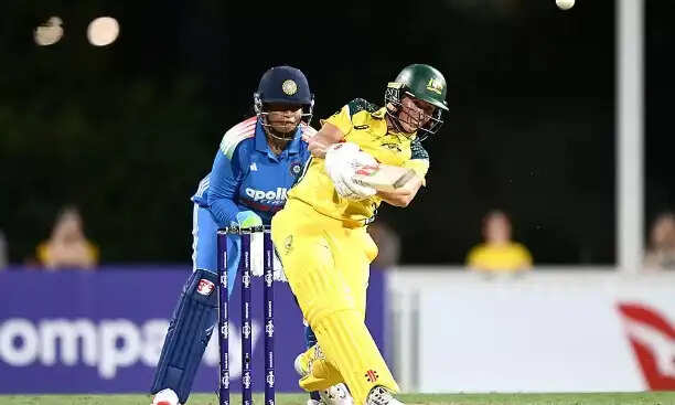 मूनी और गार्डनर के दम पर ऑस्ट्रेलिया की जीत, पहले वनडे में भारत 6 विकेट से हारा