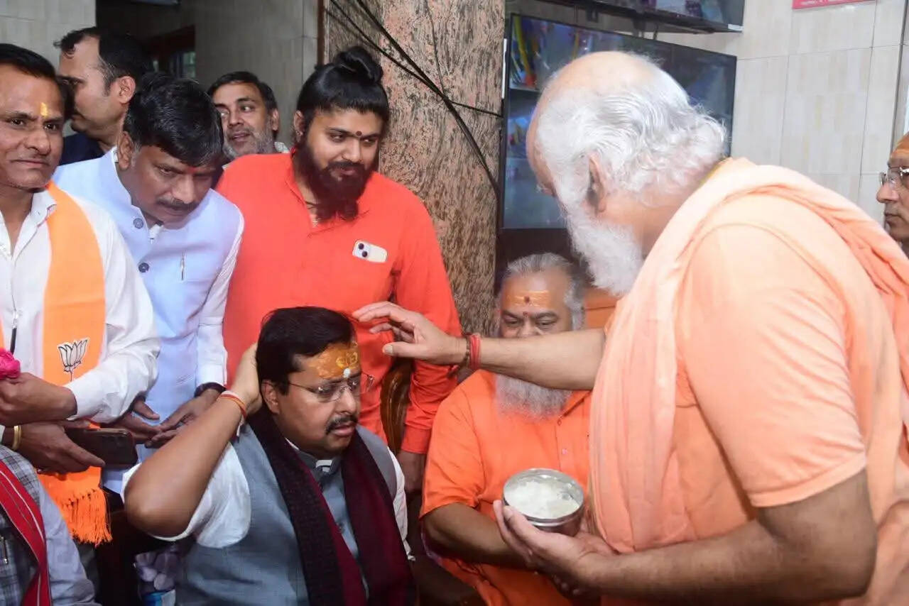 भाजपा अध्यक्ष नितिन नवीन ने टपकेश्वर महादेव मंदिर में की पूजा-अर्चना, देश-प्रदेश की खुशहाली की कामना की