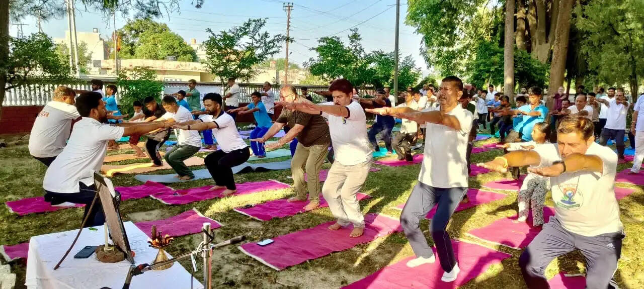 स्वस्थ जीवन का संदेश-बसोहली में अंतरराष्ट्रीय योग दिवस पर योग शिविर आयोजित
